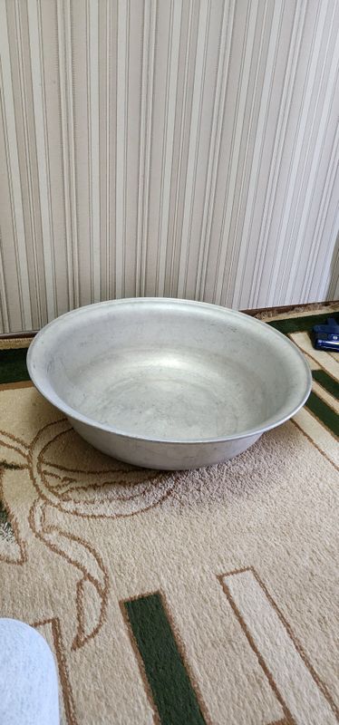 Алюмен кастрюлю и таз Алюмен кастрюлю и таз