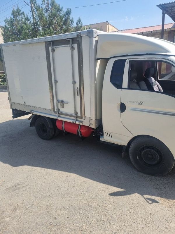 Hyundai Porter 2 2013й срочна сотилади Hyundai Porter 2 2013й срочна сотилади