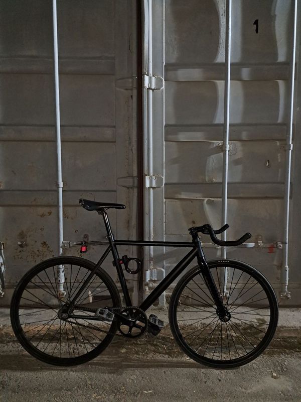 Fixed gear, Unknown велосипед с карбоновый вилкой Fixed gear, Unknown велосипед с карбоновый вилкой