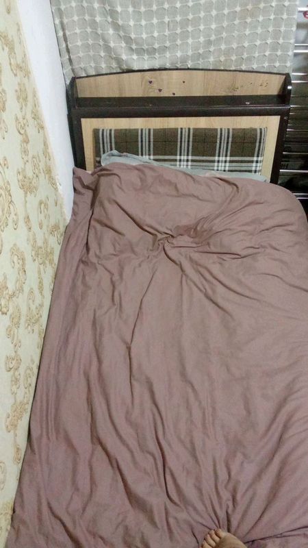 продается спальный комплект из шкафа и кровати продается спальный комплект из шкафа и кровати