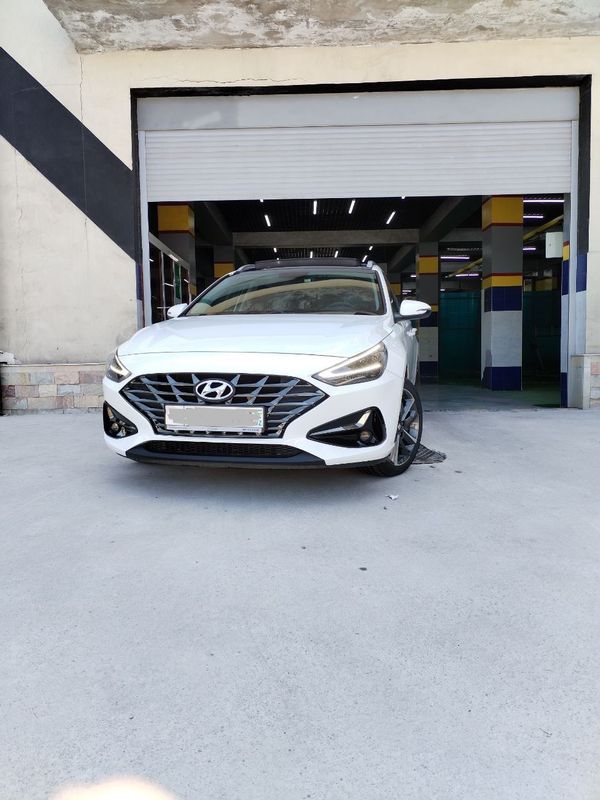 Hyundai i 30 2022 sotiladi srochniy Hyundai i 30 2022 sotiladi srochniy