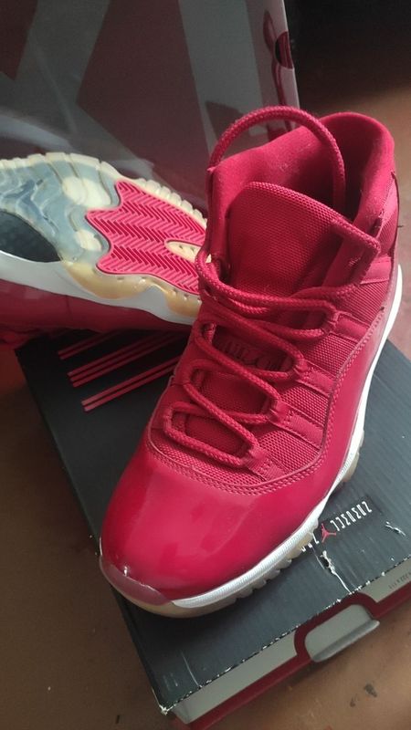 Продам кроссовки AIR Jordan 11 RETRO Продам кроссовки AIR Jordan 11 RETRO