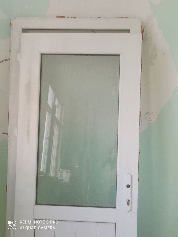 Продам пластиковую дверь. Продам пластиковую дверь.