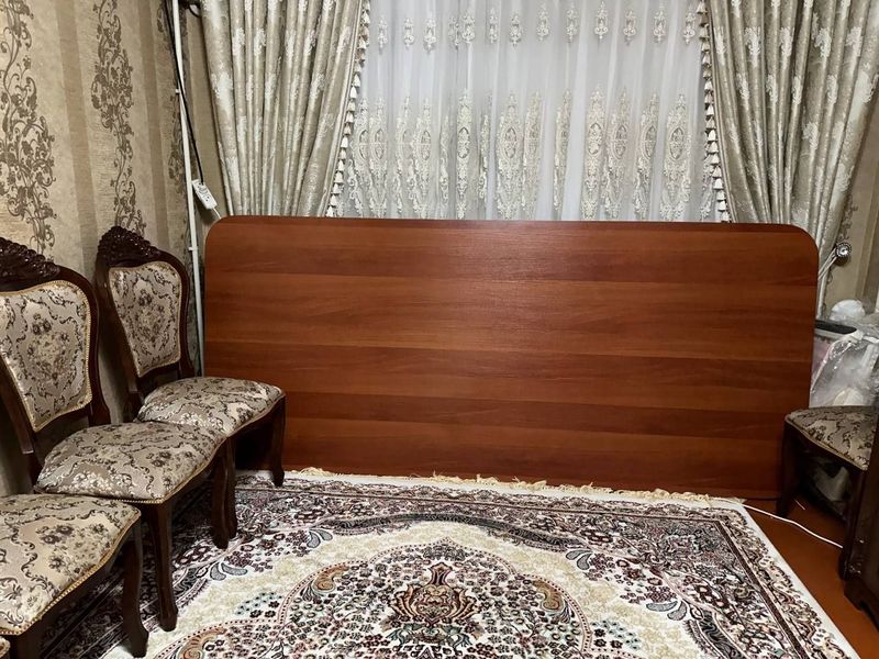 Продам стол и 12 стульев Продам стол и 12 стульев