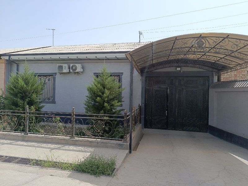 Срочно продаётся участок с домом