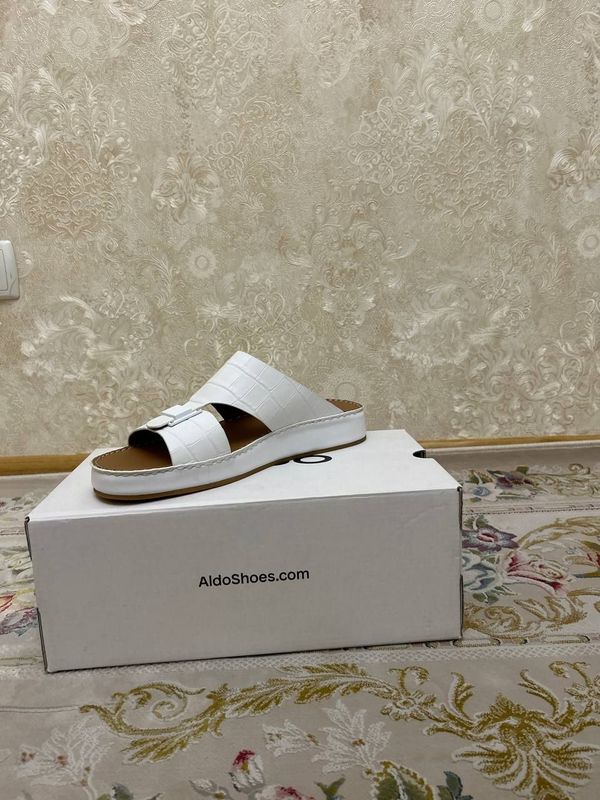Арабские сандалы фирмы " ALDO". Новые! Материал натуральная кожа!