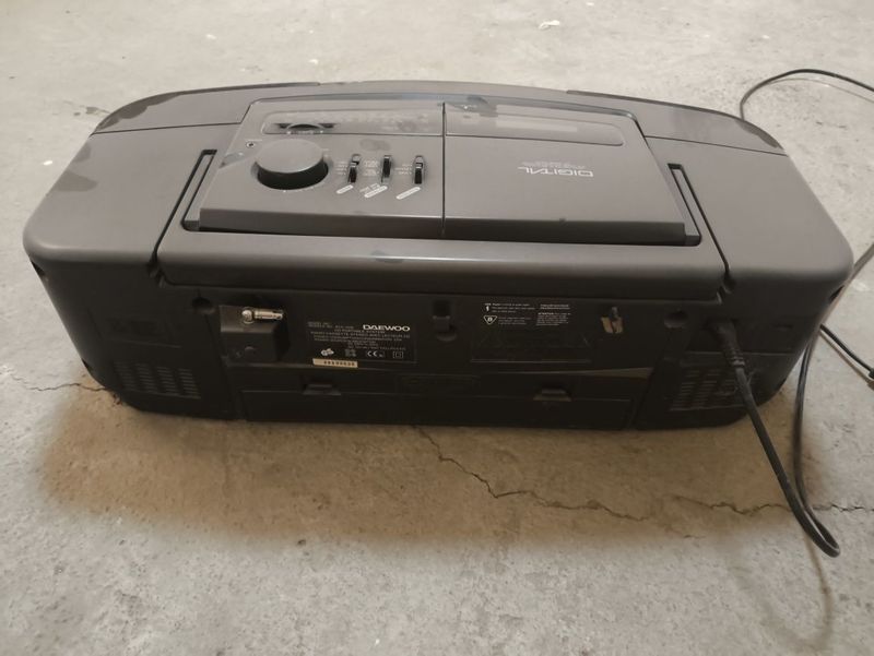 портативная магнитола Daewoo ACD-7500. портативная магнитола Daewoo ACD-7500.