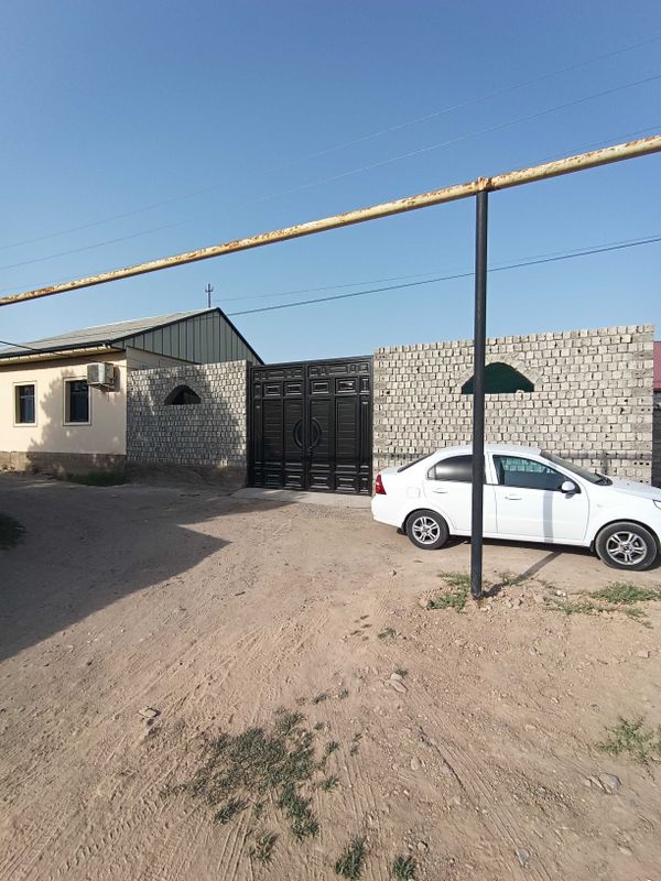 Hovli Uy sotaman Hovli Uy sotaman
