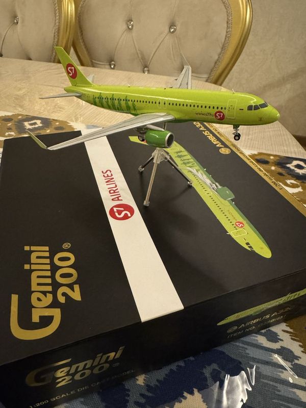 Макет самолета Airbus 320 и A321NEO Макет самолета Airbus 320 и A321NEO