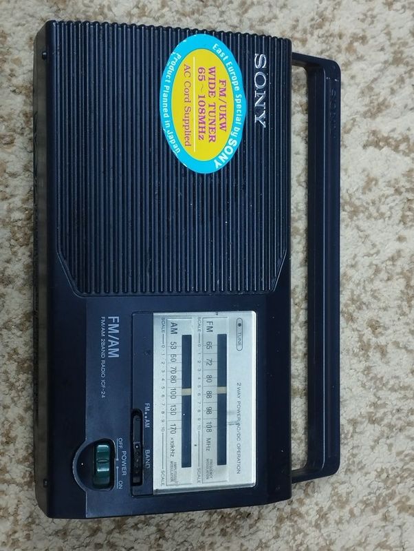 Радиоприемник Sony ICF-24 с расширением 65-108 FM Радиоприемник Sony ICF-24 с расширением 65-108 FM
