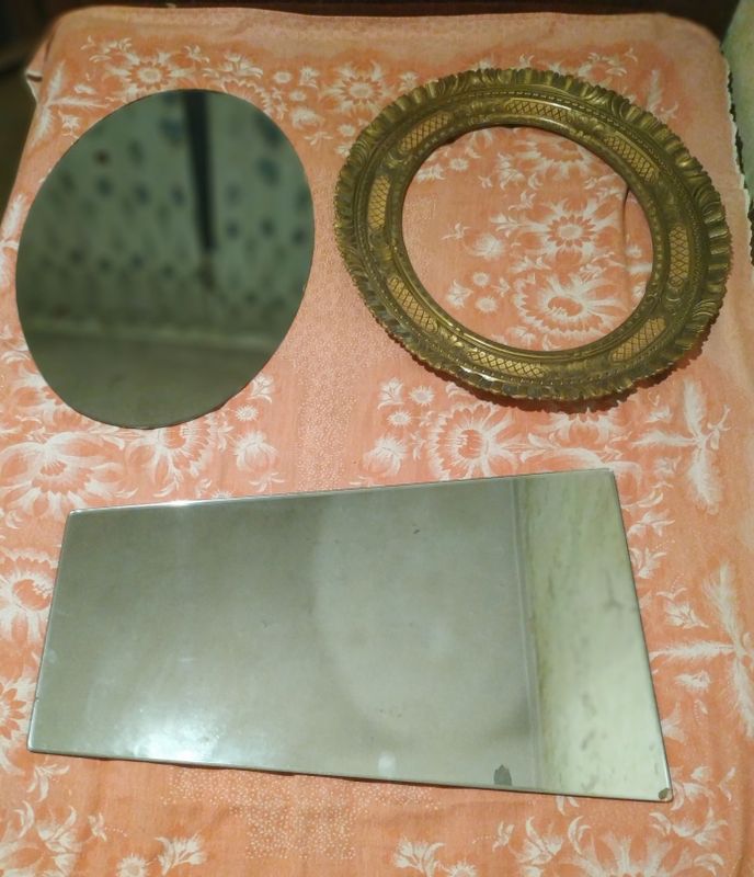 Продаются зеркала и рамка . Продаются зеркала и рамка .