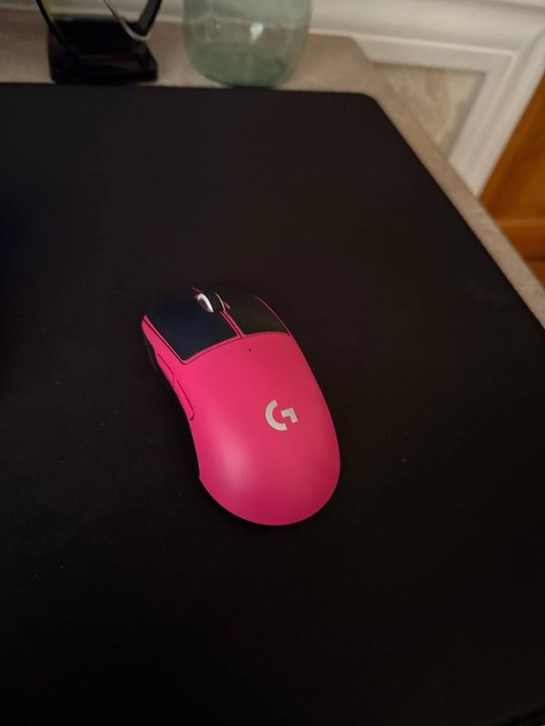 Игровая мышь Logitech G Pro X Superlight Pink (розовый) Игровая мышь Logitech G Pro X Superlight Pink (розовый)