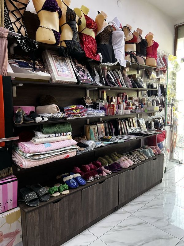 Magazin uchun 5 qavatli polka tagidagi shkafchalari,resepshin Magazin uchun 5 qavatli polka tagidagi shkafchalari,resepshin