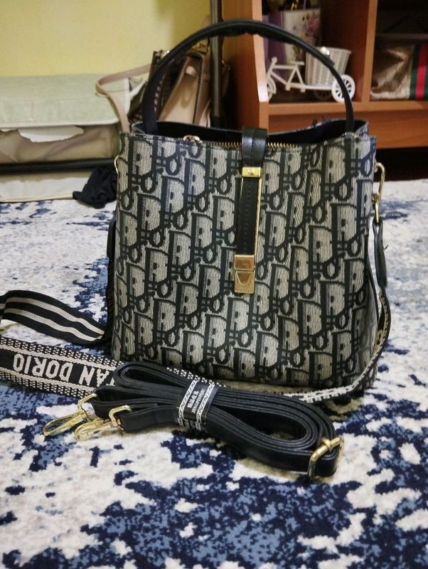 DIOR qizlar va ayollar sumkasi yangidek