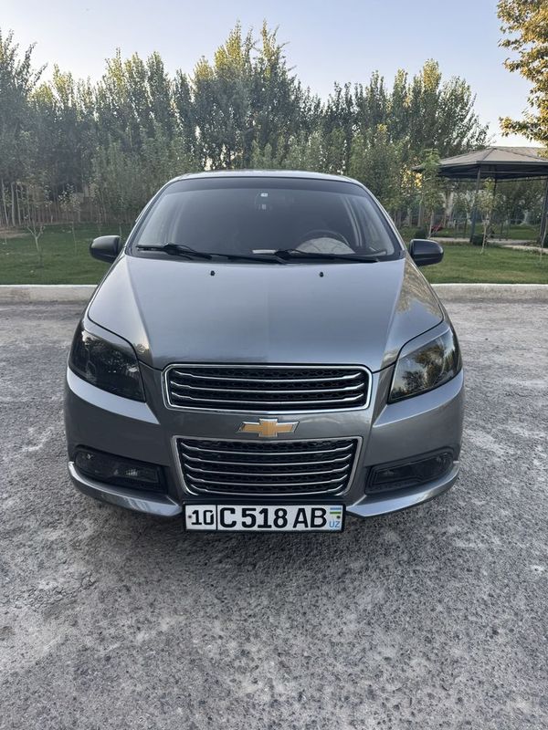 Нексия 3 сотилади