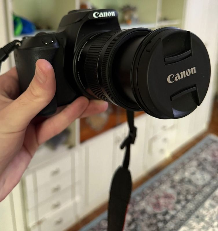 Canon eos 250d практически новый