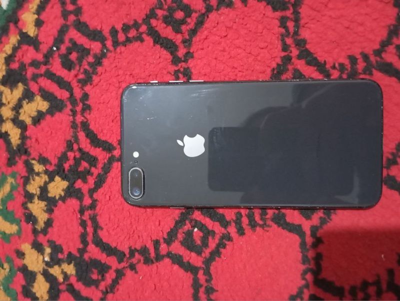 Iphone 8 plus 64 gb Iphone 8 plus 64 gb