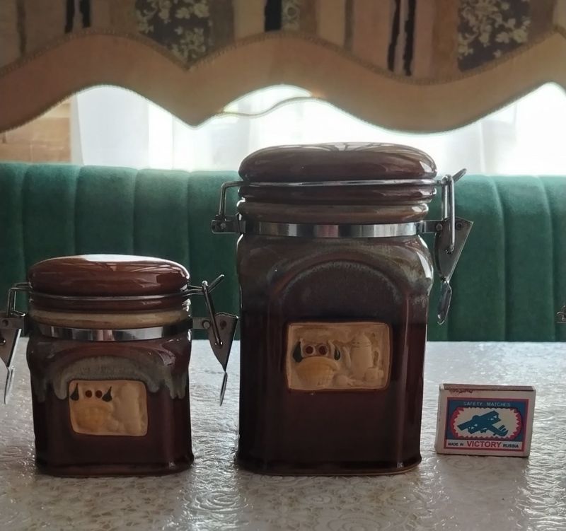 Новый, красивый набор для специй. 6 Новый, красивый набор для специй. 6