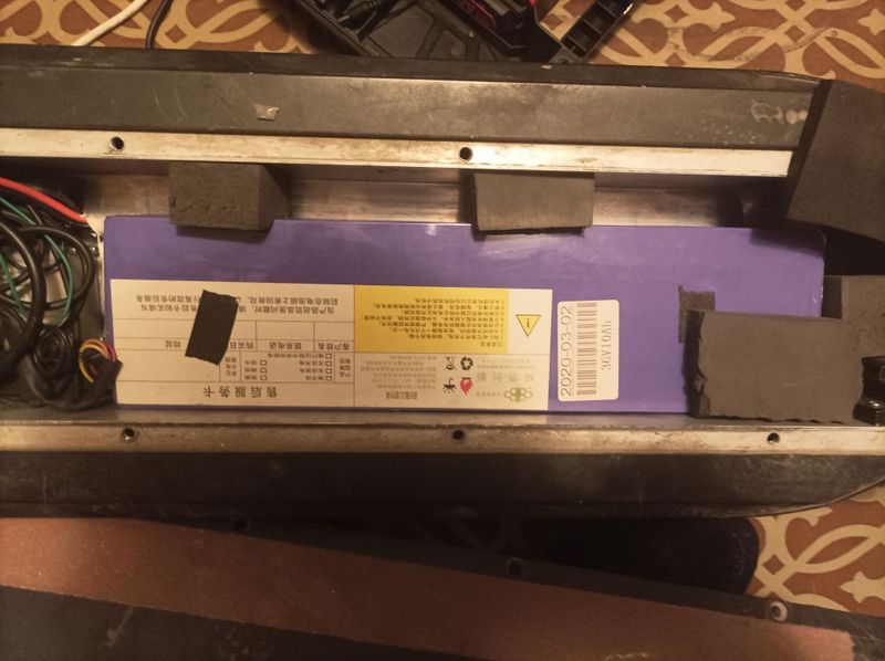 Продам Акамуляторы Высокого качества 36-42.4v 10a Продам Акамуляторы Высокого качества 36-42.4v 10a