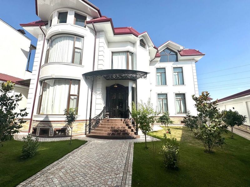 Большой дом на Амир Темур махаля 6 соток 600квм Большой дом на Амир Темур махаля 6 соток 600квм