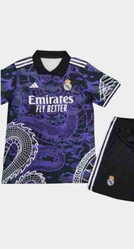 Realchilar uchun futbolka