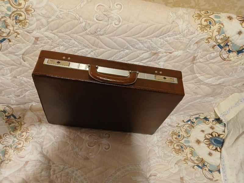 Продается дипломати мужской. Продается дипломати мужской.