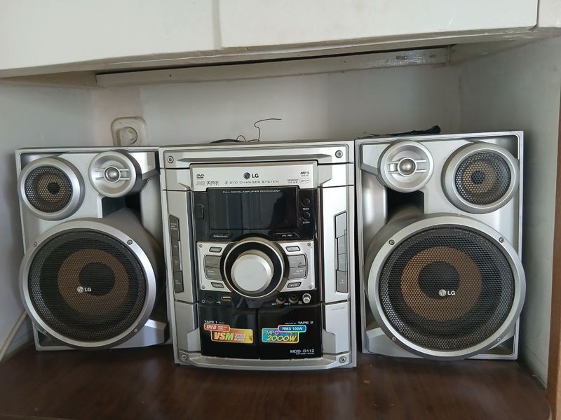 Продаю Музыкальный центр LG