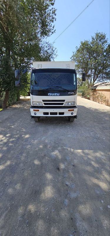 Isuzu 10t holati ideal 2022 yili Isuzu 10t holati ideal 2022 yili