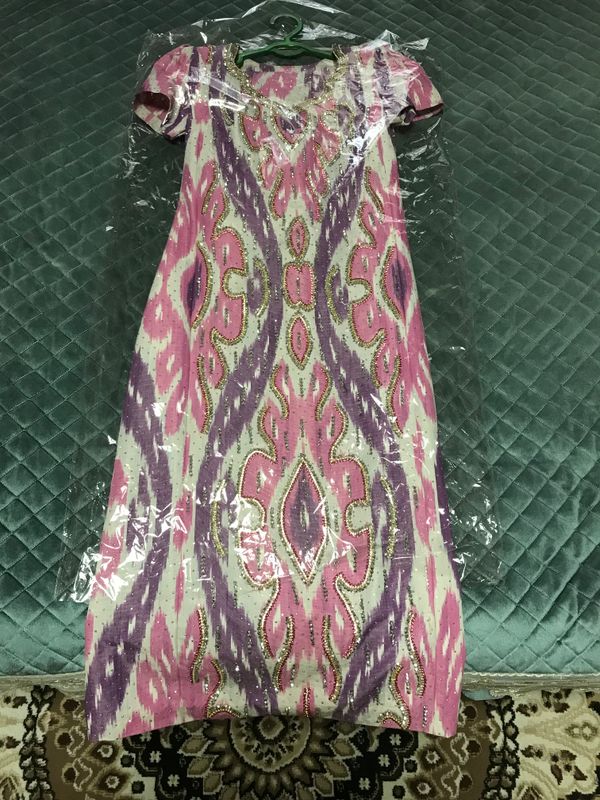 Kelinlarga mos boʻlgan adras, kiyilmagan yangi Kelinlarga mos boʻlgan adras, kiyilmagan yangi