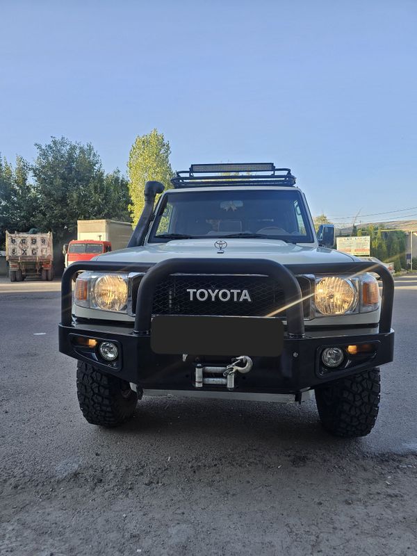 Toyota Land Cruiser 71 Toyota Land Cruiser 71