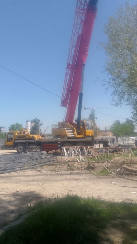 Предоставляем услуги спецтехники и перевозки грузов Предоставляем услуги спецтехники и перевозки грузов