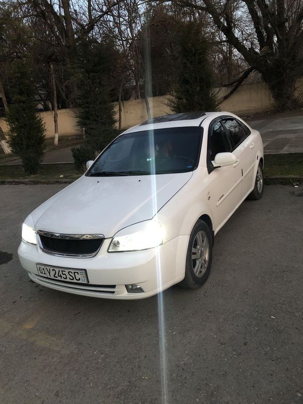 Продаеться Lacetti 2009 год срочно автомат