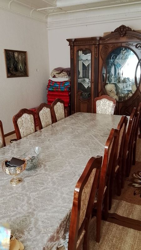Stol stul sotiladi xollati yaxshi 16 talik 3,5 metr