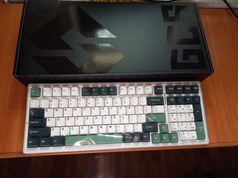 Продам Клавиатуру VGN S-99 Продам Клавиатуру VGN S-99