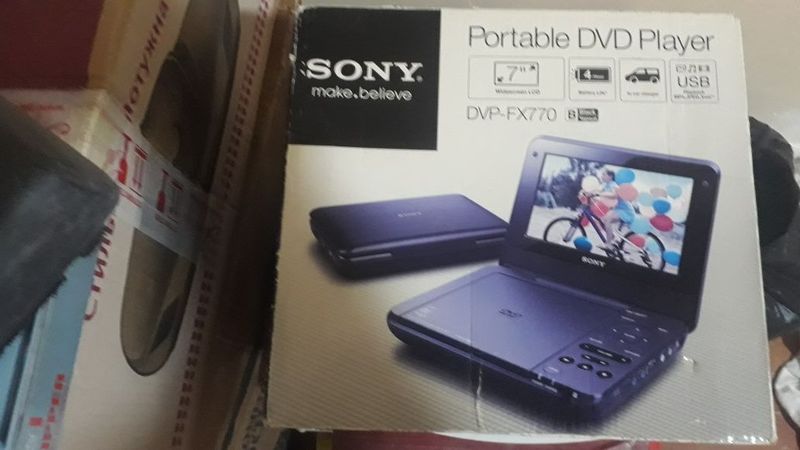 Портативный двд SONY