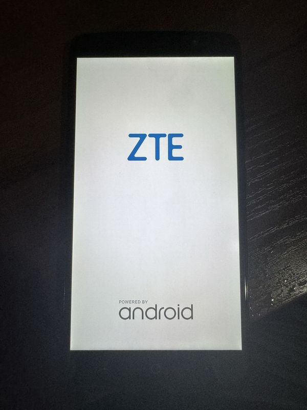 Продам телефон ZTE