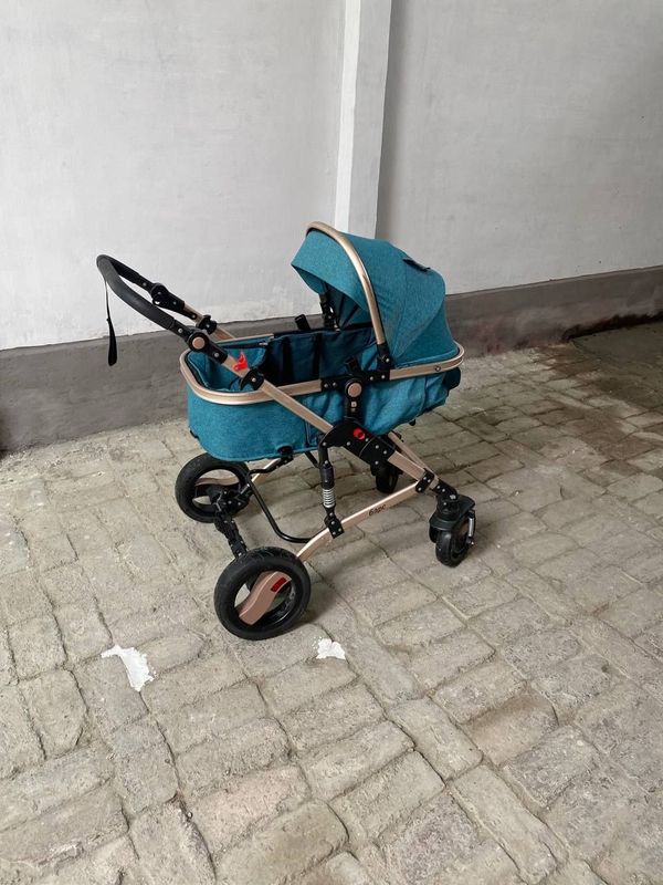 Kolyaska sotiladi Kolyaska sotiladi