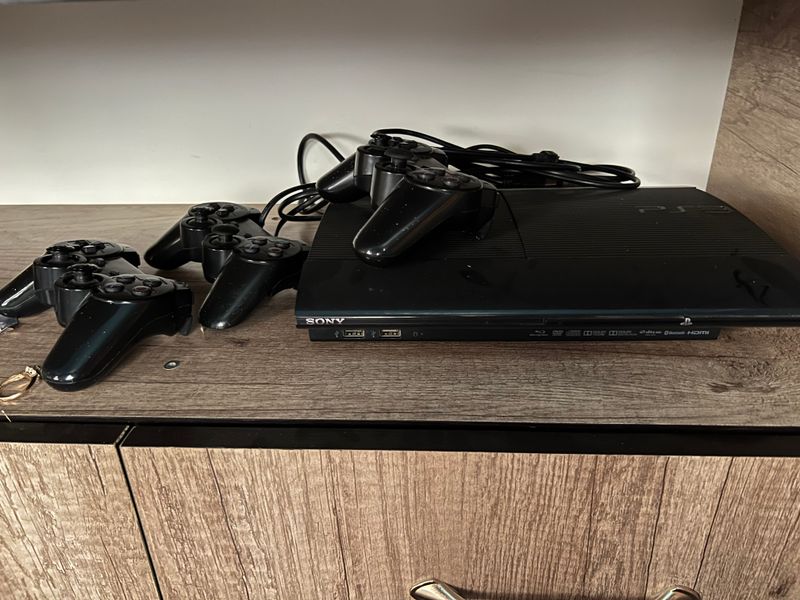 Playstation 3 super slim 500 GB Playstation 3 super slim 500 GB