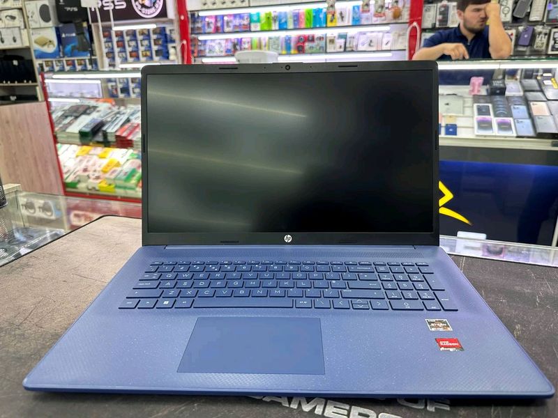 HP Laptop 17S