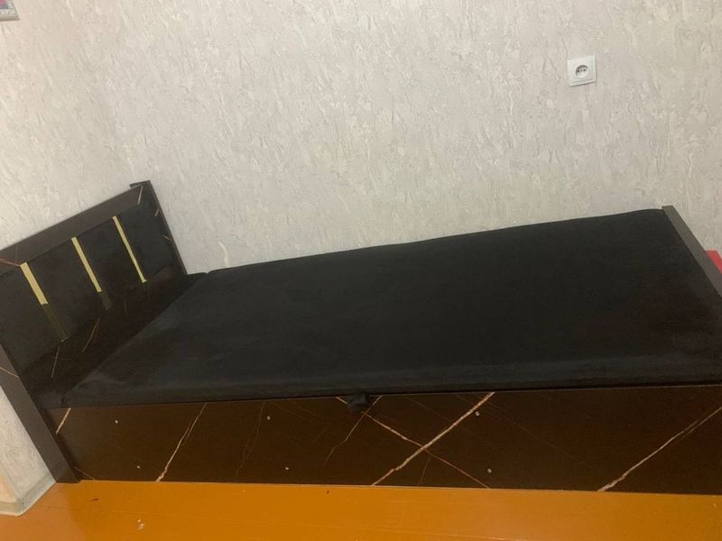 Kravat sunduk sotiladi Kravat sunduk sotiladi