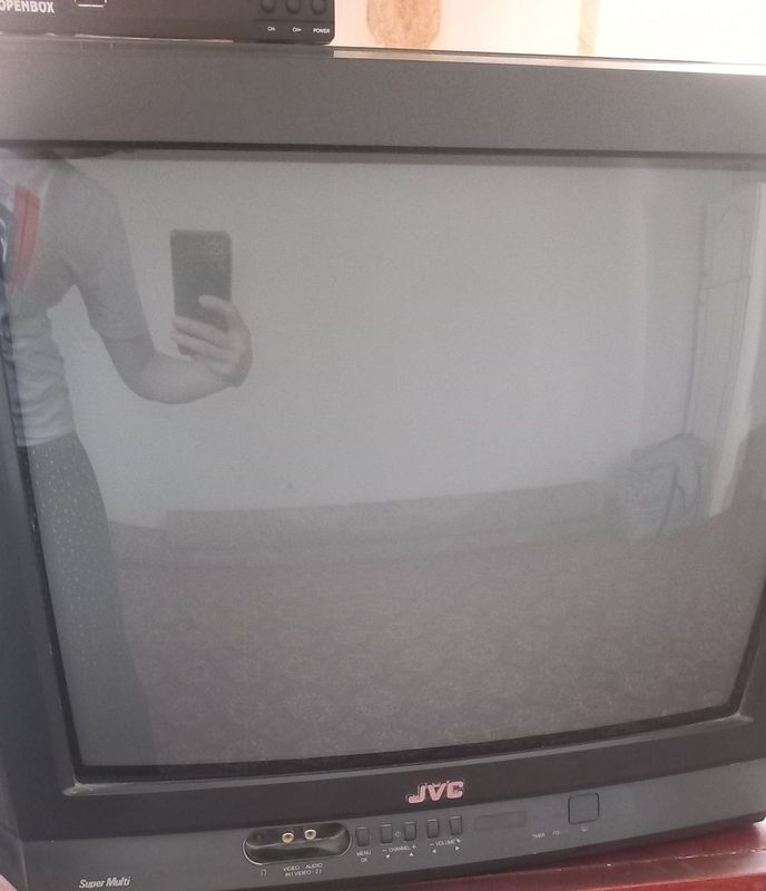 JVC телевизор 2 шт цветной JVC телевизор 2 шт цветной