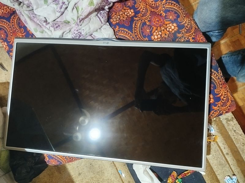 LG 32 TALI