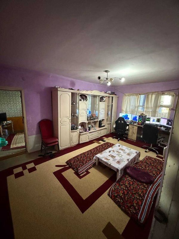 Qarshi Shaxri 8-mt 3-qavat 4 xonali. G`ishtlik uy Qarshi Shaxri 8-mt 3-qavat 4 xonali. G`ishtlik uy