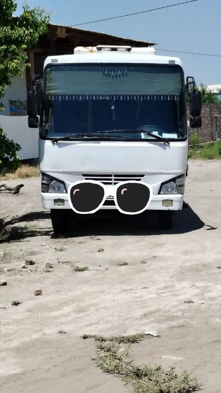 Isuzu avtobus sotiladi