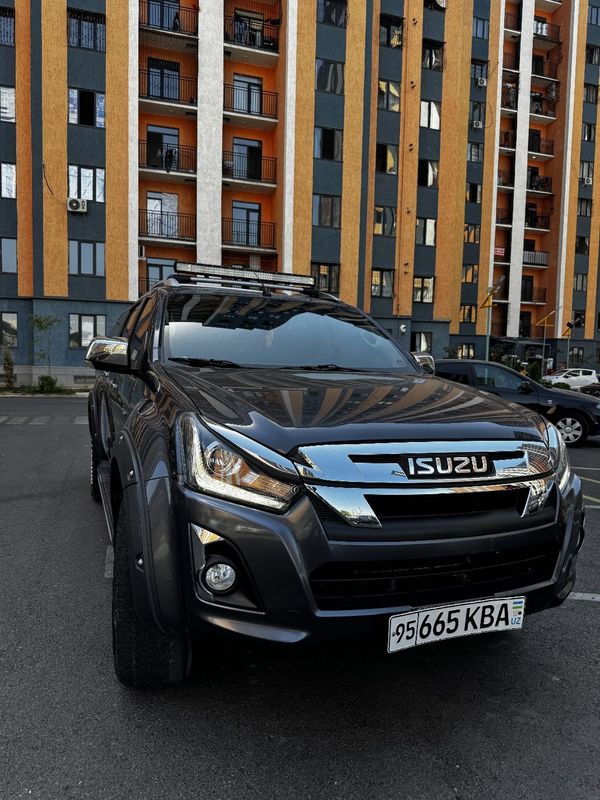Isuzi D-MAX holati alo Isuzi D-MAX holati alo