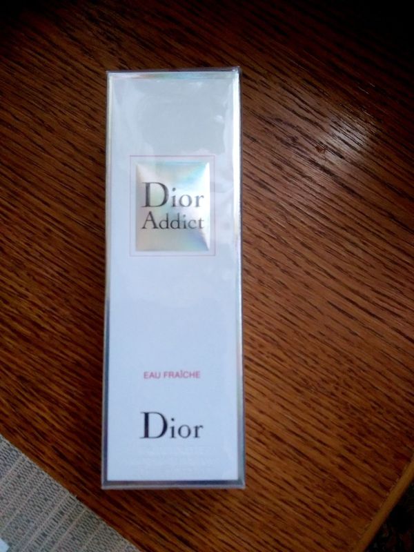 Продаются духи Dior Addict