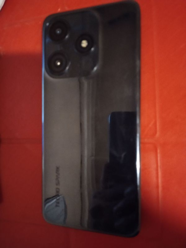 Tecno spark 10C 8/128gb srochna sotladi Tecno spark 10C 8/128gb srochna sotladi