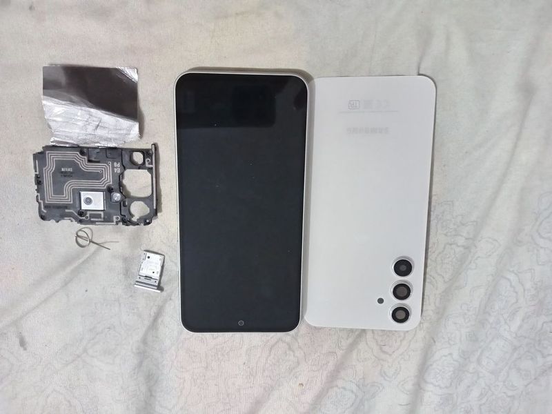 Samsung A54. 5G Ekrani butun yengi orginal Samsung A54. 5G Ekrani butun yengi orginal