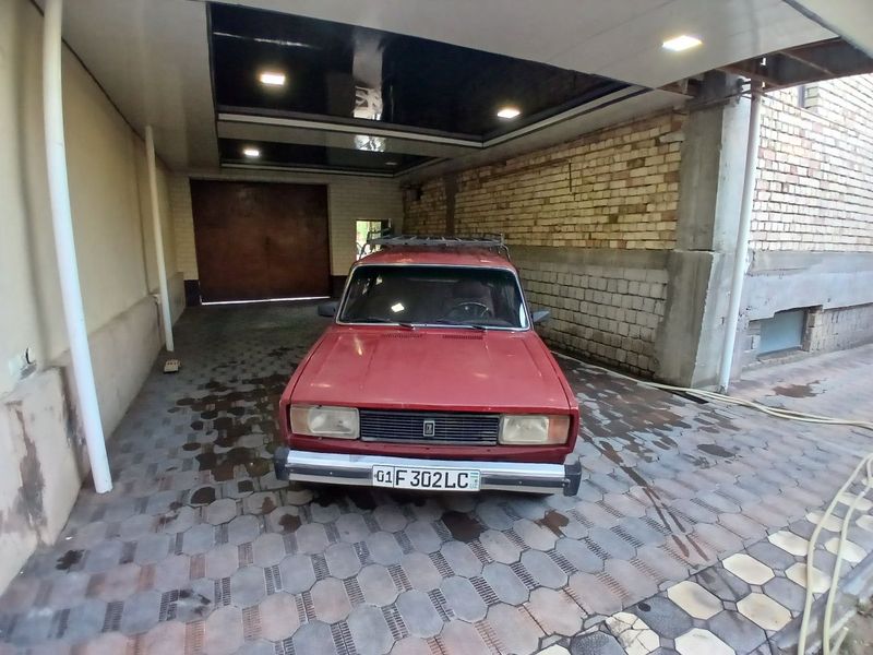 2104 sotiladi 1990 yil