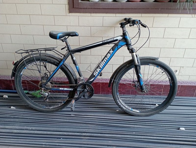 Velosiped sotiladi Velosiped sotiladi